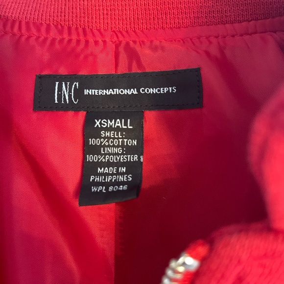 Red coat - Picture 4 of 6